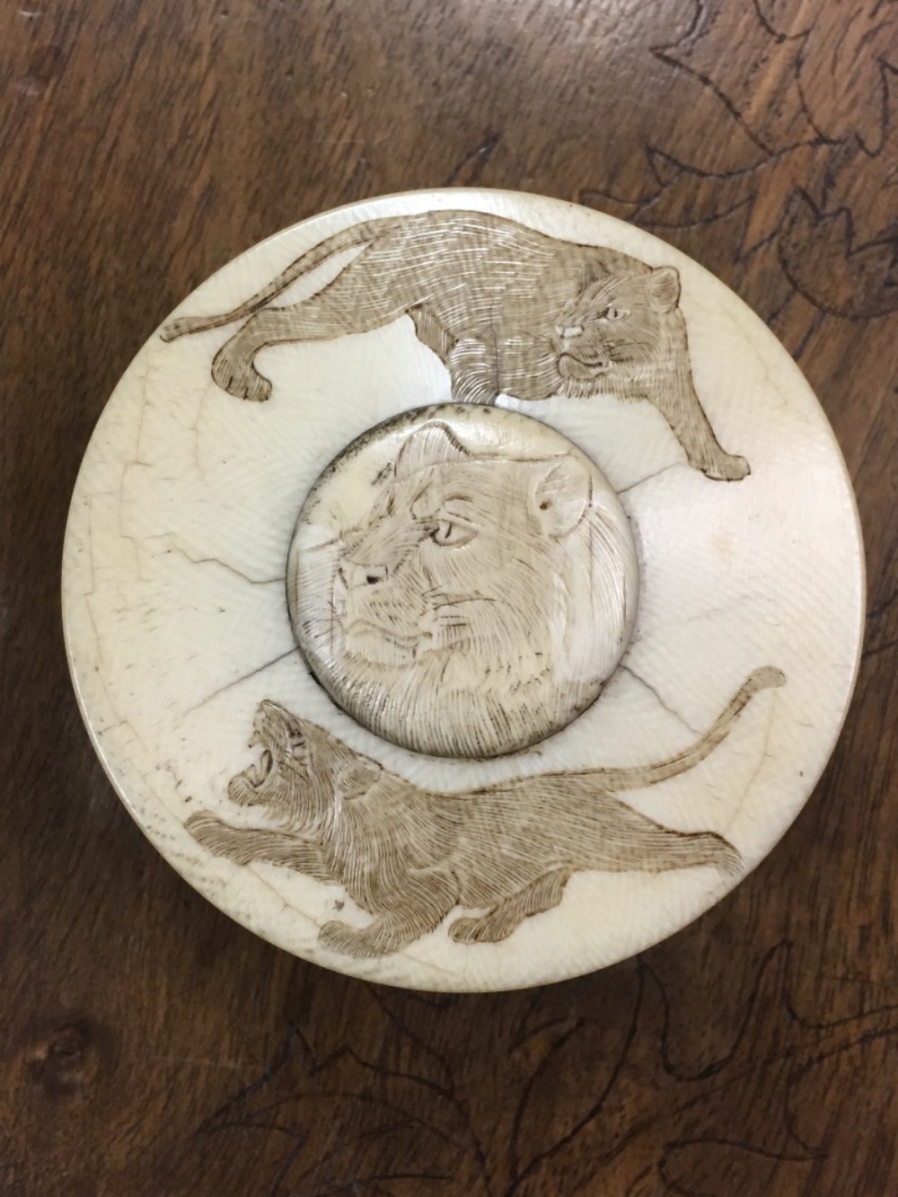 Meiji period ivory box depicting tigers