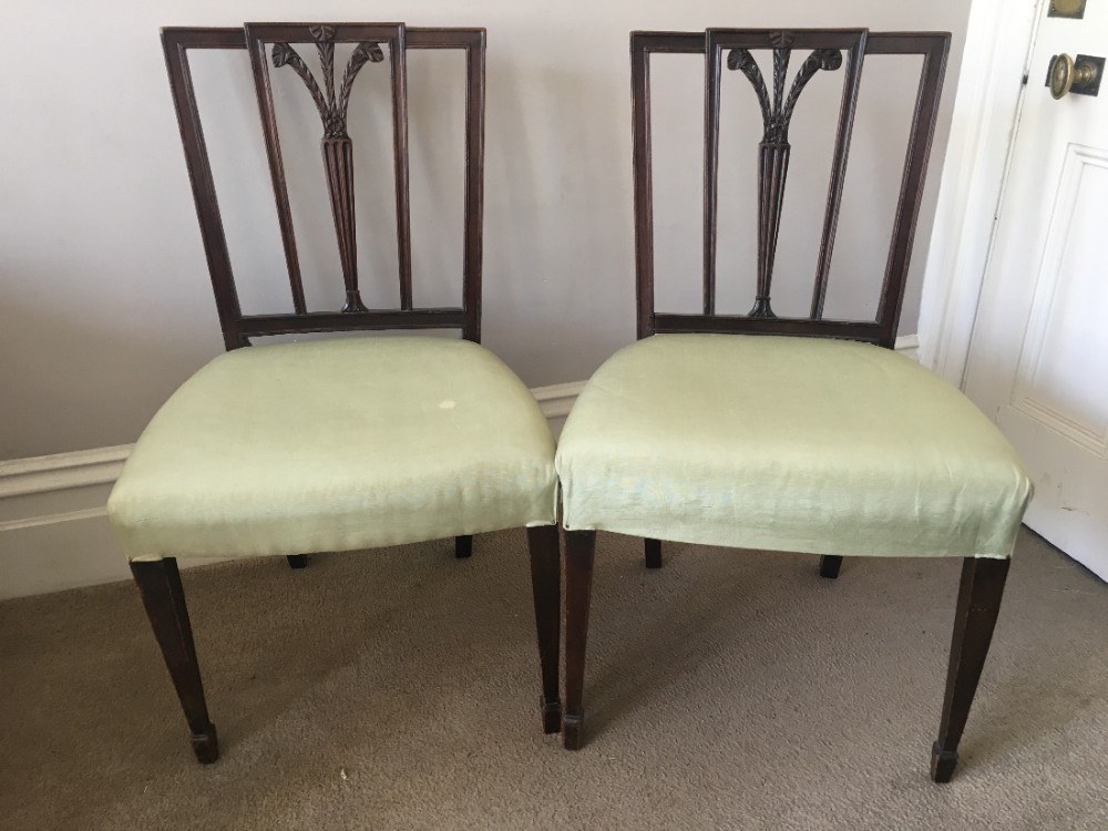 C18th pair of Hepplewhite prince of Wales chair 