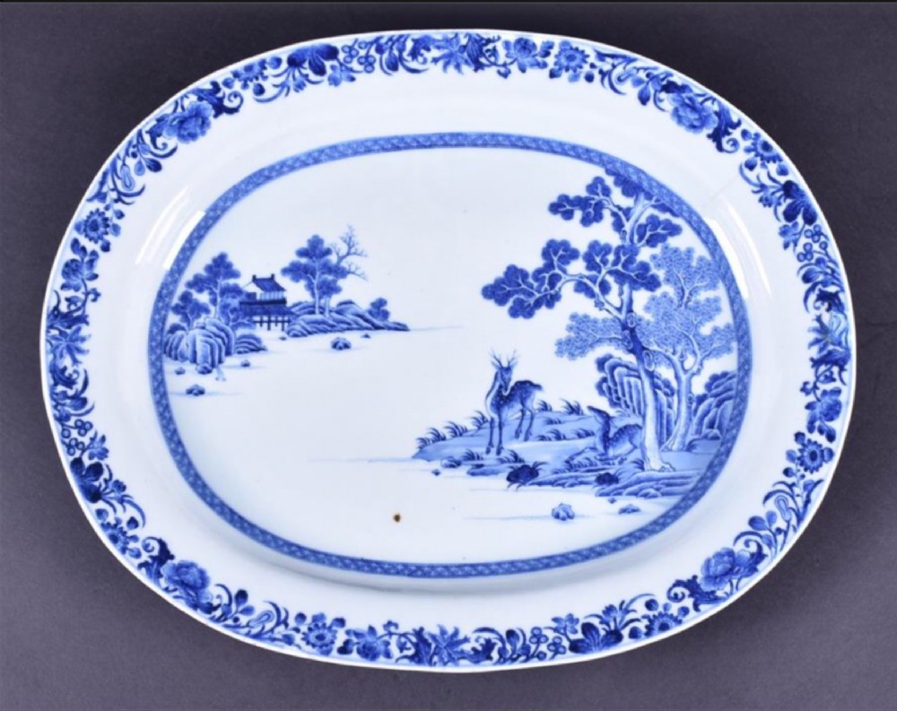 C18th Chinese Blue and white serving dish