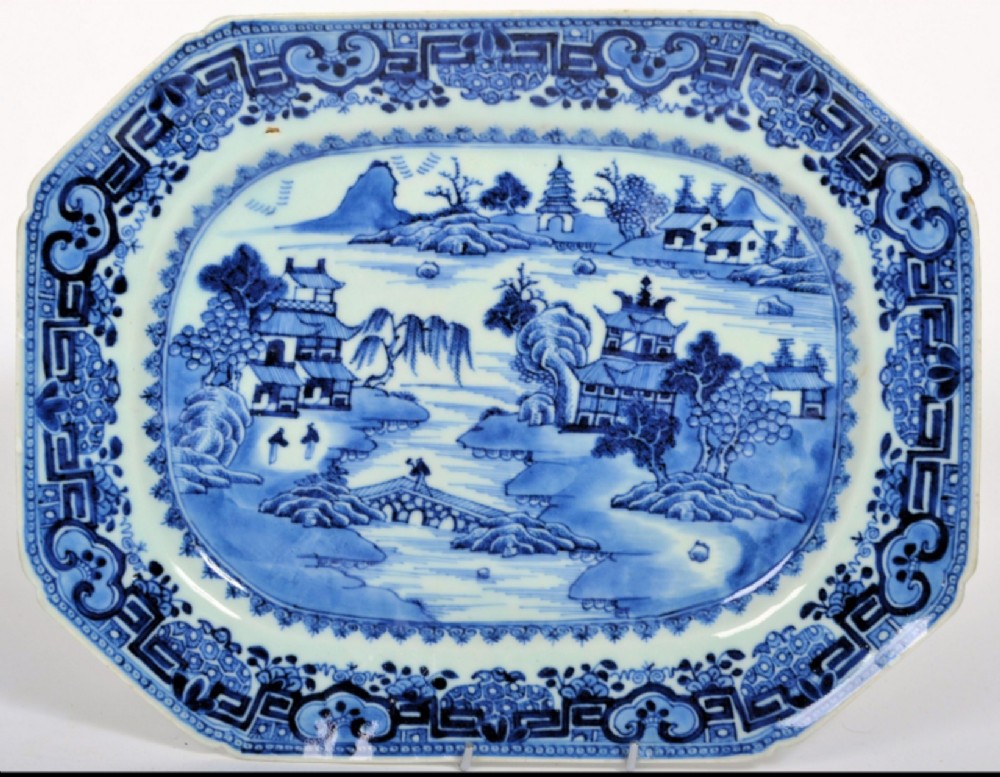 Early C19th Chinese blue and white serving plate.