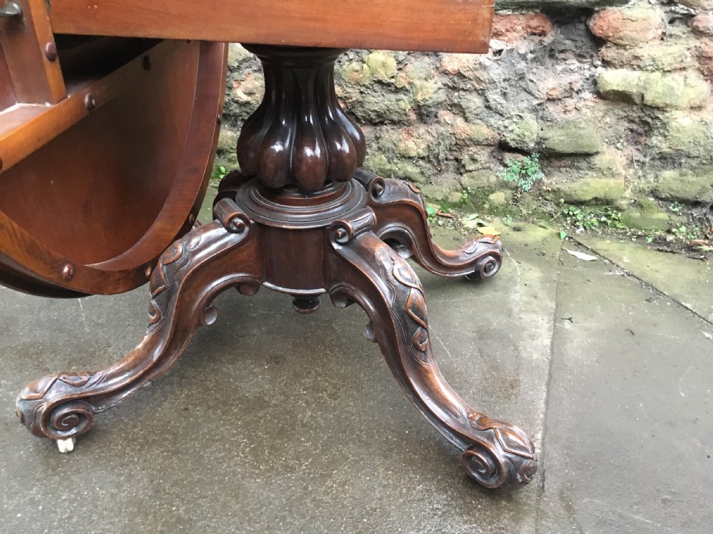 C19th large oval table in figured walnut  View VI