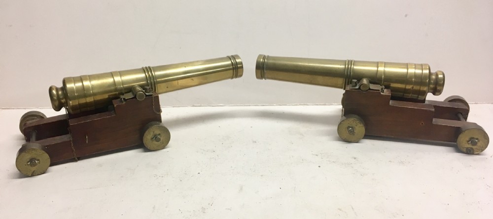 A pair of Desktop model brass cannons 