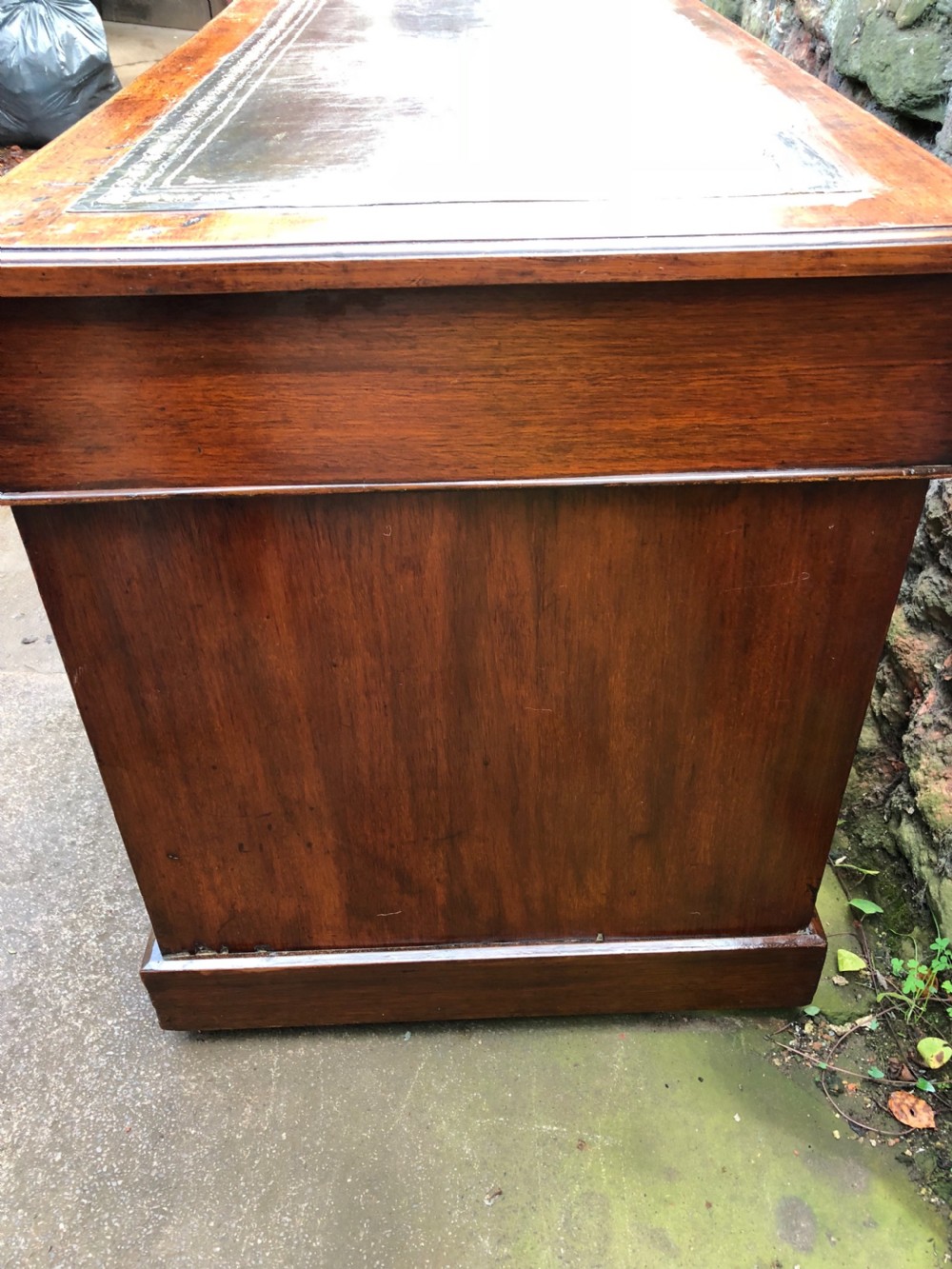 C19th Walnut pedestal  desk  View IV