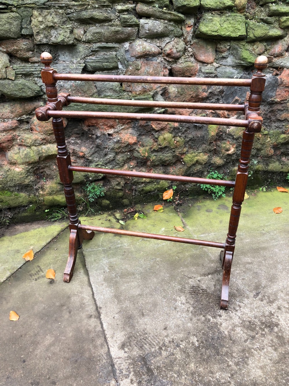 Late C19th mahogany towel rail