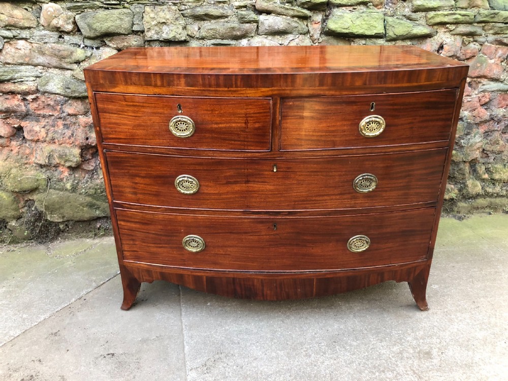 Georgian bow fronted chest of drawers 