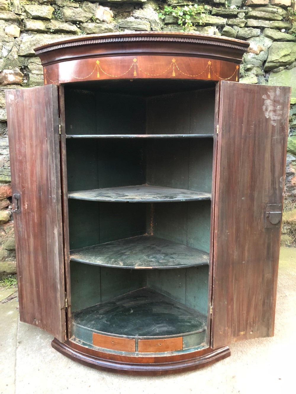 Barrel fronted Georgian inlaid corner cupboard View VI