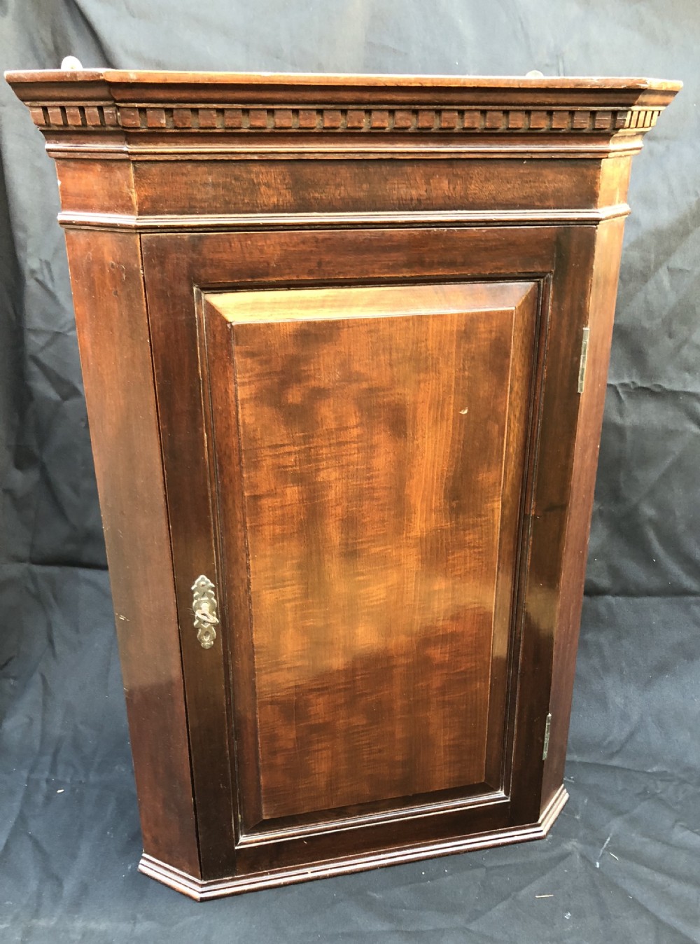 Very small Edwardian corner cupboard