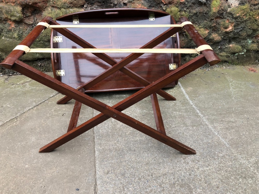 Butlers tray on stand View III