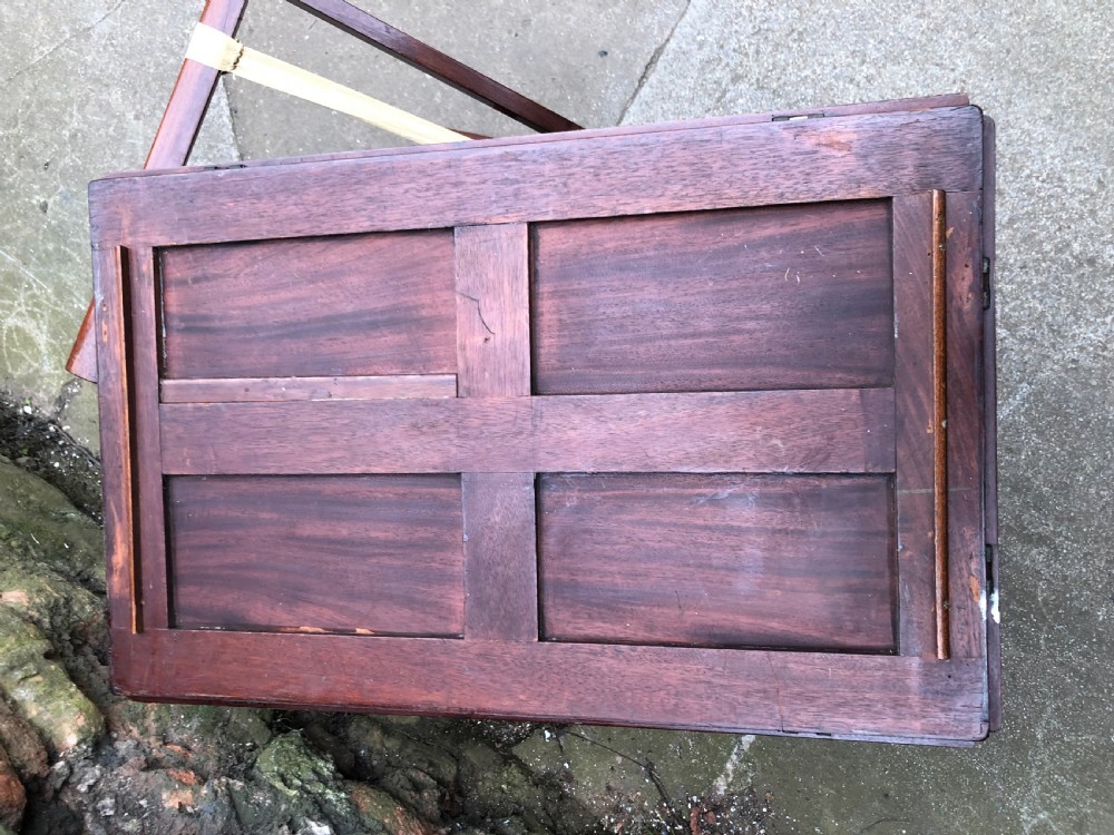 Butlers tray on stand View V