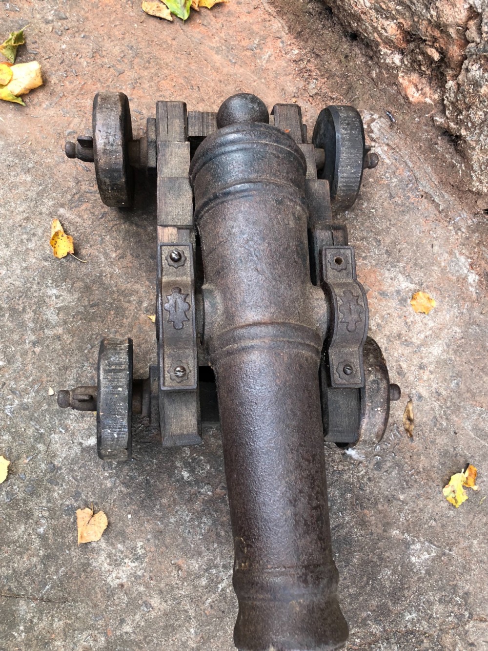 C19th small cannon on wood and cast iron stand  View IV