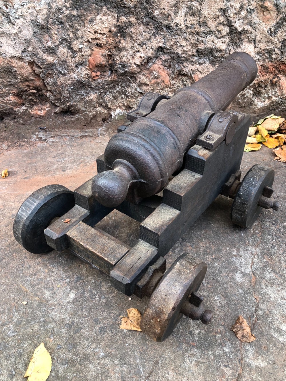 C19th small cannon on wood and cast iron stand  View VI