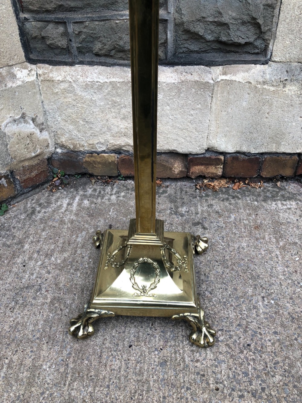 Edwardian brass telescopic standard lamp in the classical style View III