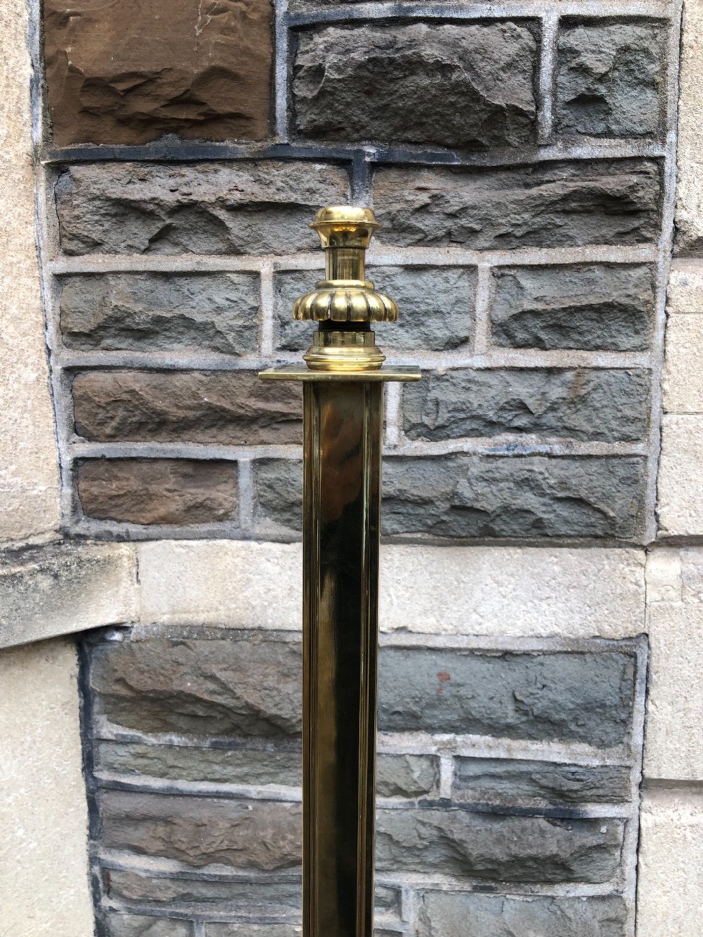 Edwardian brass telescopic standard lamp in the classical style View IV
