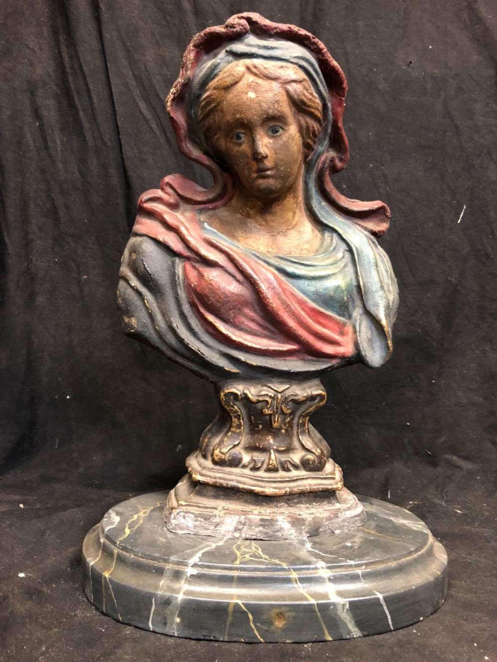 Polychrome bust of the Virgin Mary made in papier-mâché 