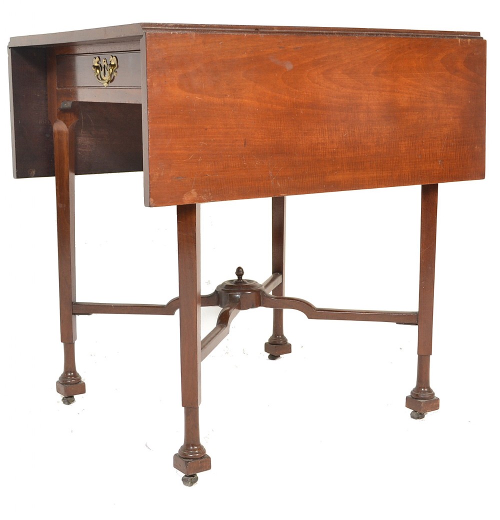 C18th Supper Table with unusual legs