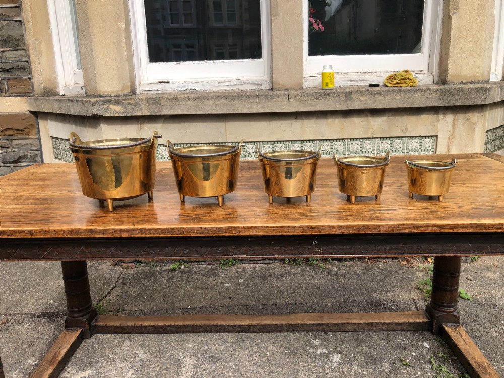 C19th graduating set of 5 brass cooking pans with feet  View III