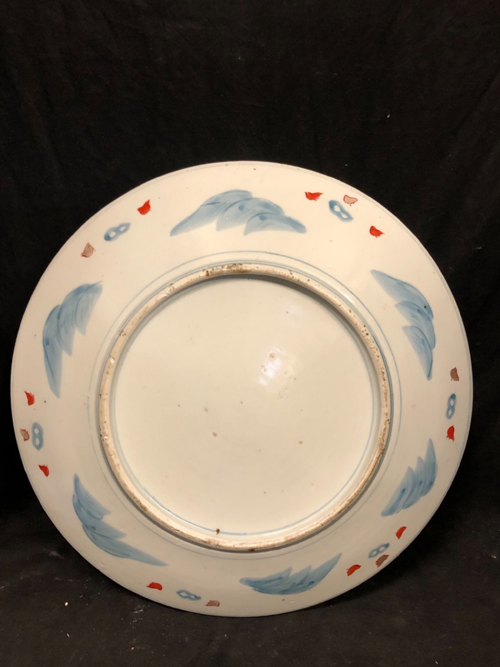 C19th pair of Japanese Imari chargers  View XI