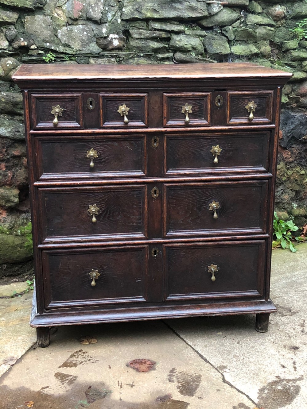 Small C18th block fronted chest of five drawers  View III