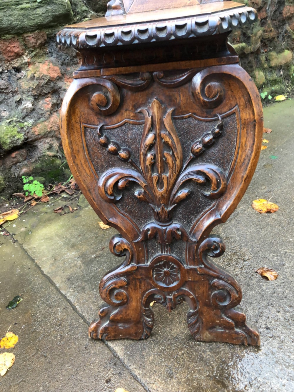 C17th Italian scabello carved chair  View VI
