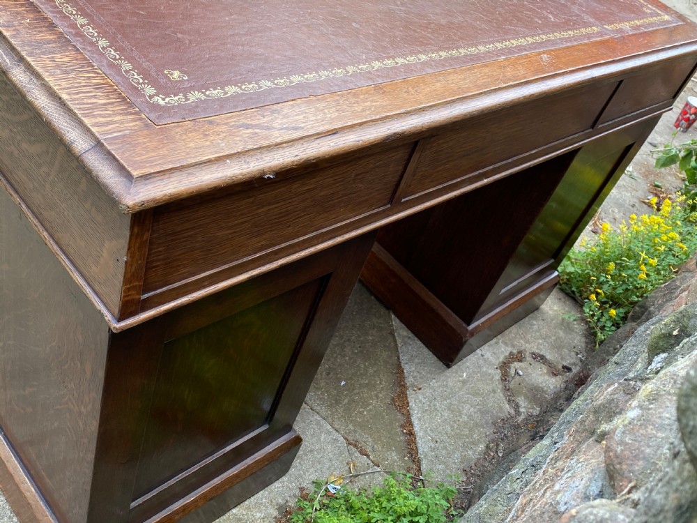 C19th oak pedestal desk of 9 drawers  View V