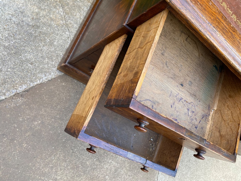 C19th oak pedestal desk of 9 drawers  View VIII