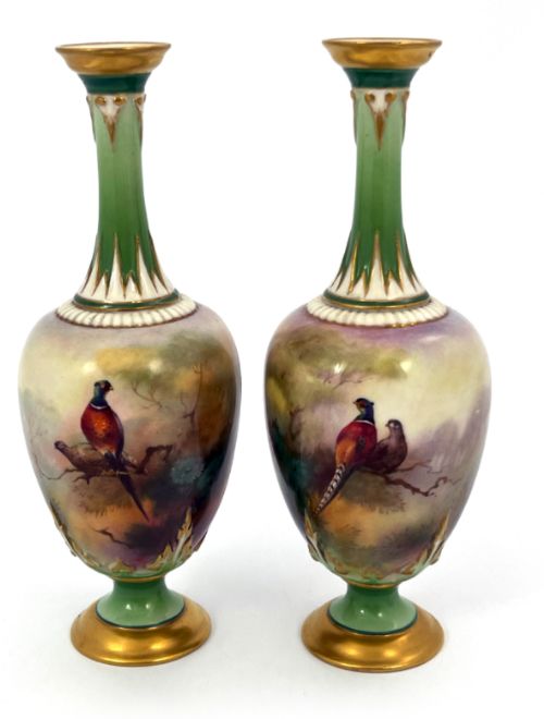 ROYAL WORCESTER, A PAIR OF Vases