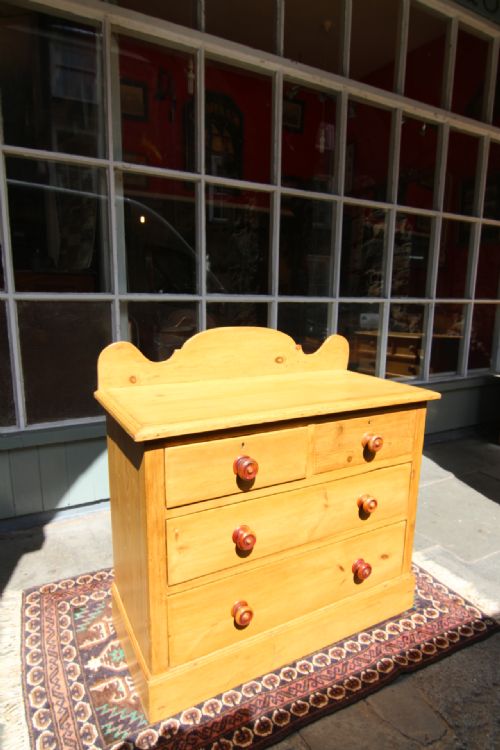 GOOD 19TH CENTURY 4 DRAWER PINE CHEST OF DRAWERS WITH GALLERY BACK - ADDITIONAL PHOTO 2