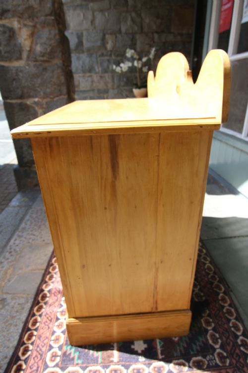 GOOD 19TH CENTURY 4 DRAWER PINE CHEST OF DRAWERS WITH GALLERY BACK - ADDITIONAL PHOTO 4