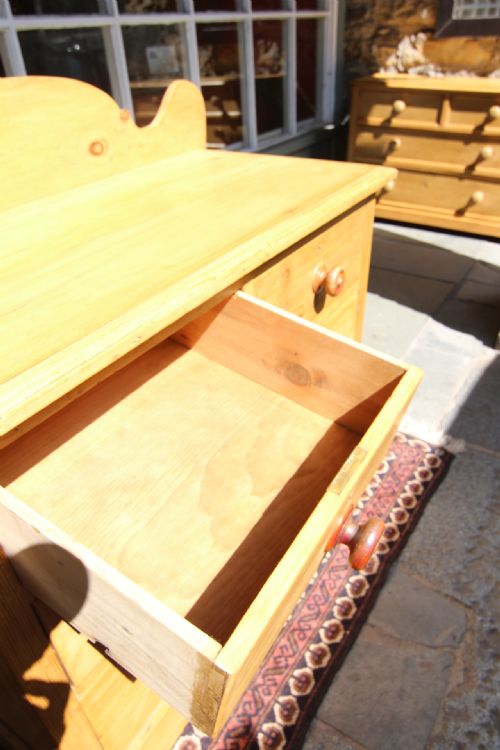 GOOD 19TH CENTURY 4 DRAWER PINE CHEST OF DRAWERS WITH GALLERY BACK - ADDITIONAL PHOTO 10