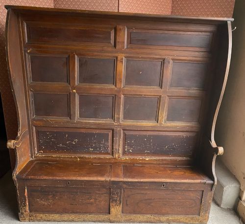 18th Century Elm Country Settle