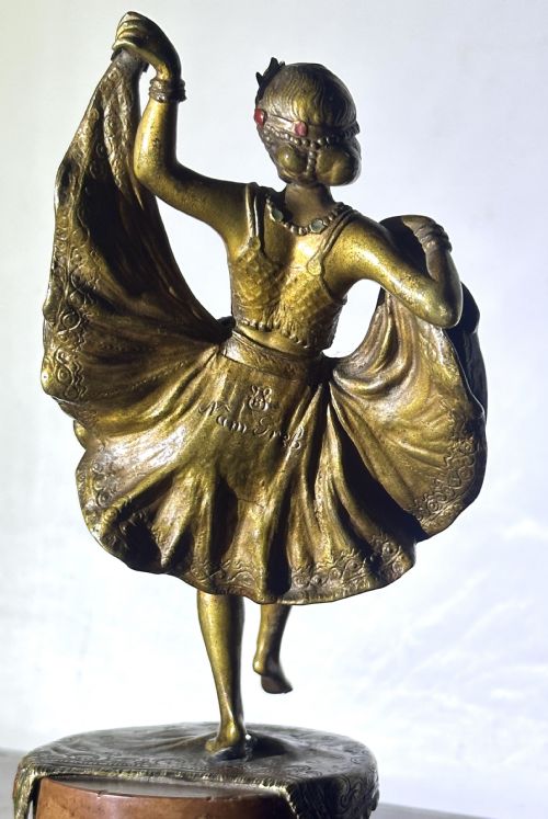 fig 3. Bronze by Franz Bergman (1861-1936) The Exotic Dancer