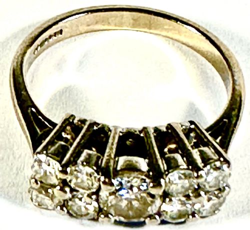 fig 1. 18ct gold 9 Stone Diamond Ring