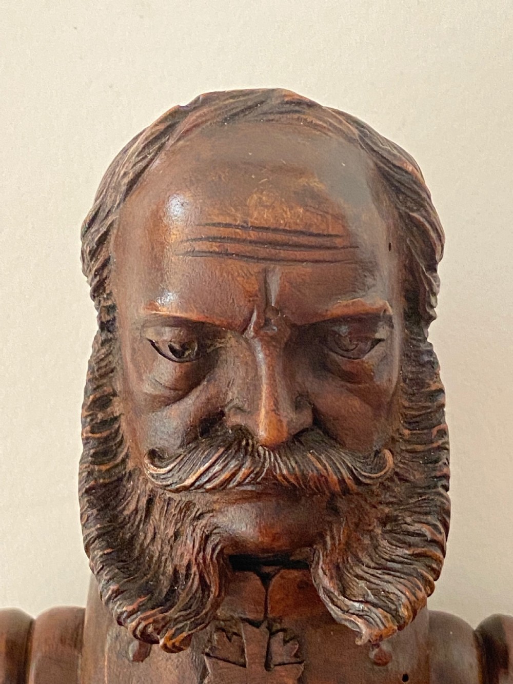 19th Century Kaiser Wilhelm and Otto Von Bismark Black Forest Coat Hook View VII