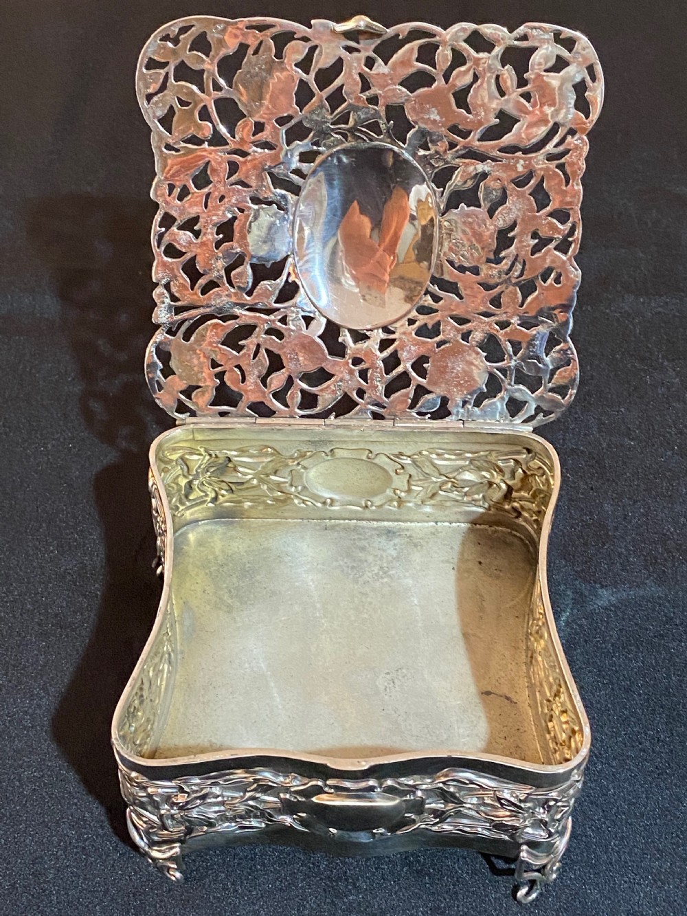 Art Nouveau Silver Potpourri Box  View VIII