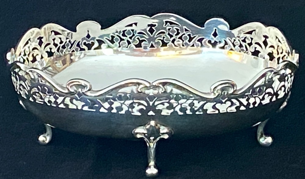 Silver Bowl on Cabriole Legs  London 1903