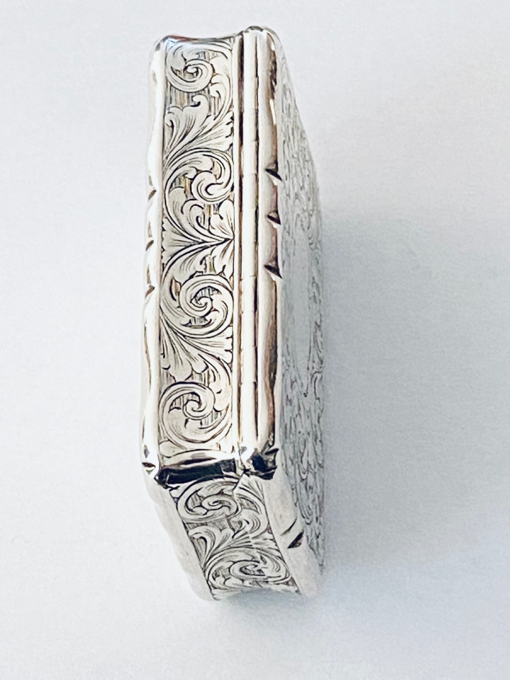Nathaniel Mills Silver Snuff Box. Birmingham 1847. View VI
