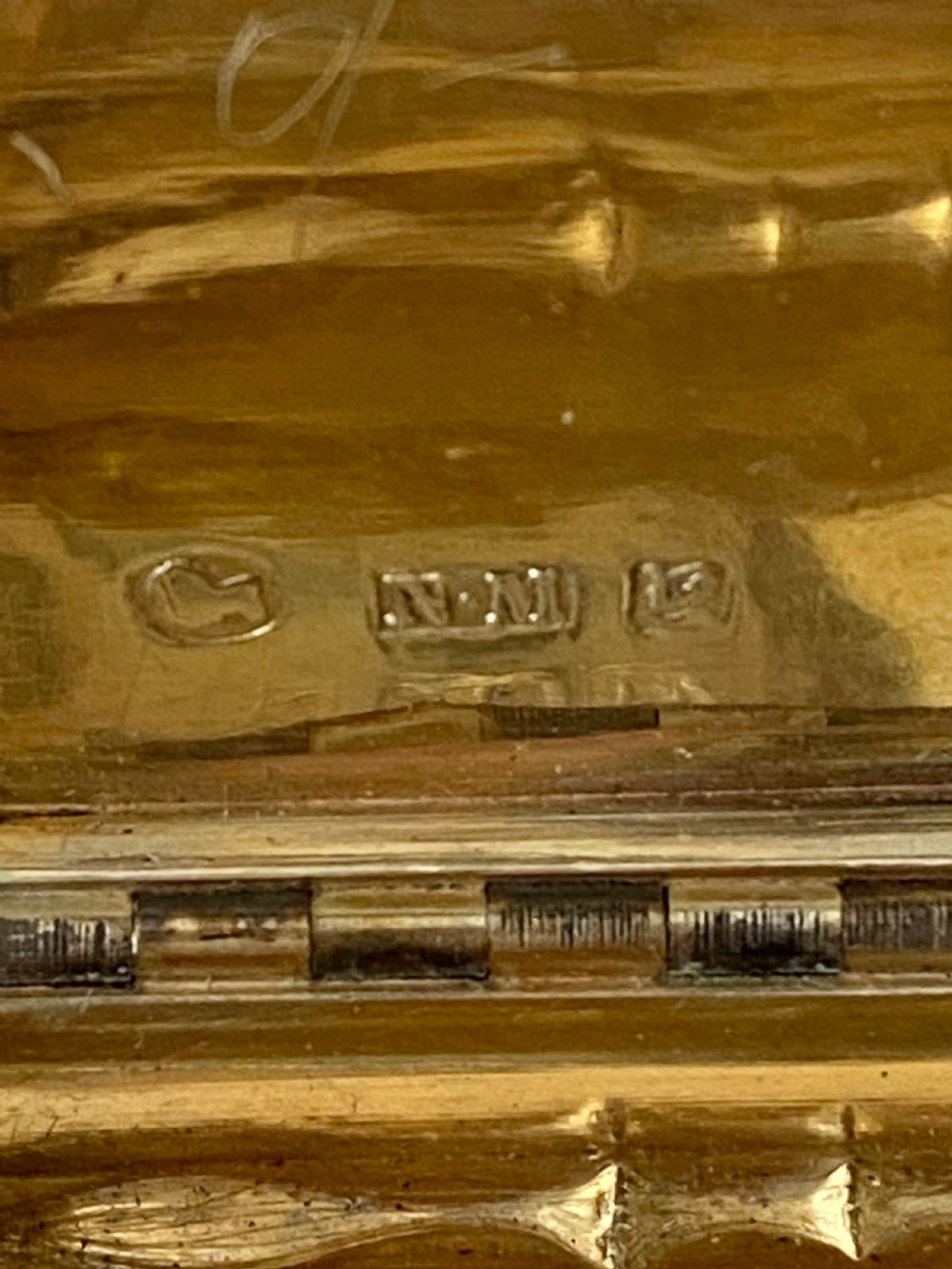 Nathaniel Mills Silver Snuff Box. Birmingham 1847. View VIII