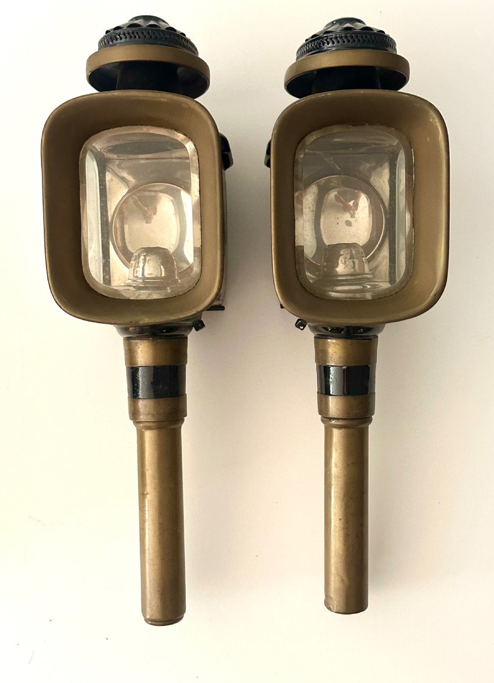A pair of Coaching Lamps View II