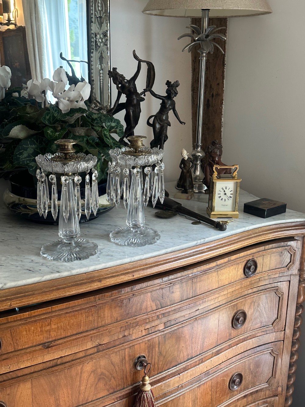 Glass Table Lustres View VIII