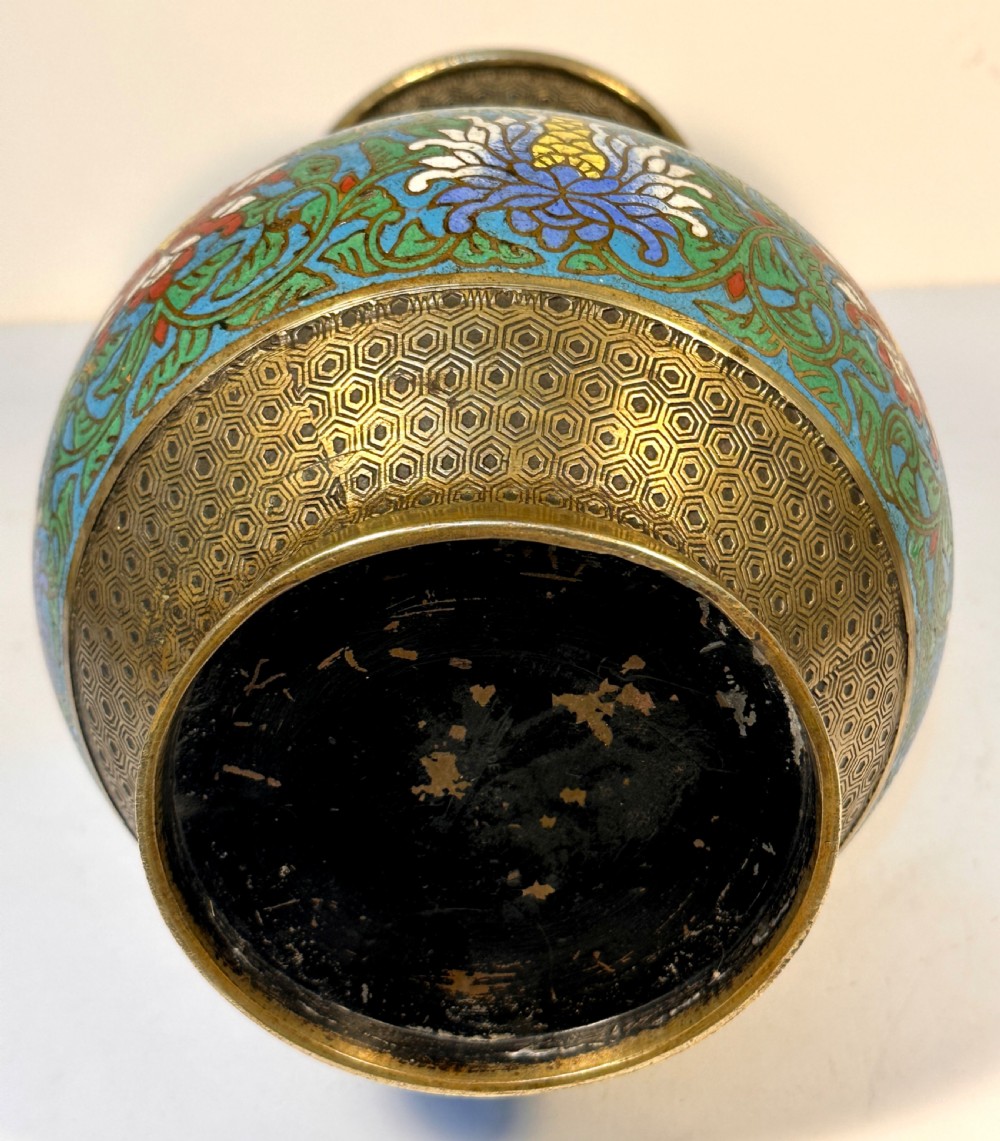 Chinese Cloisonné Vase, late Qing Dynasty. View VIII