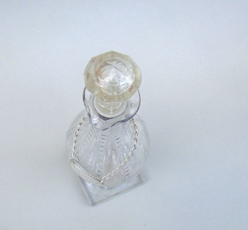 fig 2. GEORGIAN CUT GLASS CONDIMENT BOTTLE, CIRCA 1790 WITH