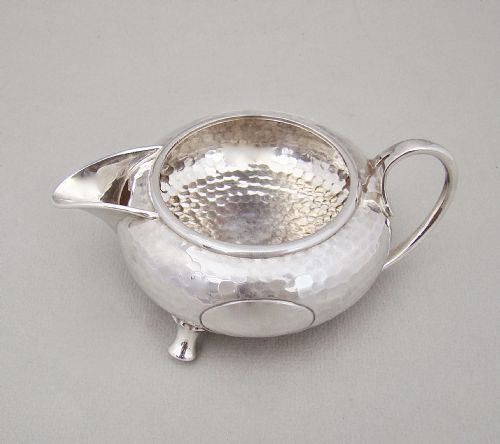 fig 2. EXQUISITE ARTS & CRAFT SILVER CREAM JUG BY FATTORINI & SONS, BIRMINGHAM 1905