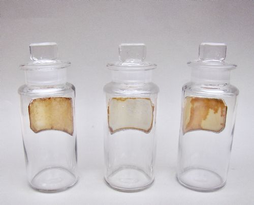 fig 2. SET OF THREE VICTORIAN SMALL APOTHECARY JARS, CIRCA 1890