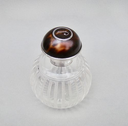 fig 1. EXQUISITE GEORGE V SILVER & PIQUE TORTOISESHELL SCENT BOTTLE BY MAPPIN & WEBB, CHESTER 1914