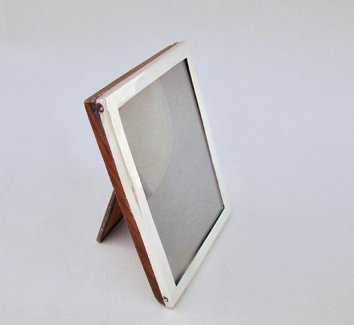 fig 2. SMALL GEORGE V SOLID SILVER PHOTO FRAME BY SANDERS & MACKENZIE, BIRMINGHAM, 1918