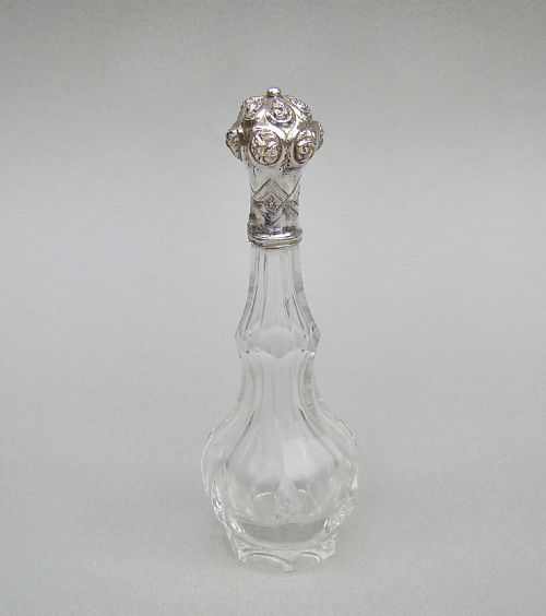 fig 1. 19TH CENTURY FRENCH SILVER MOUNTED GLASS SCENT BOTTLE, CIRCA 1850
