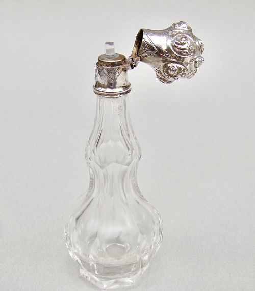 fig 3. 19TH CENTURY FRENCH SILVER MOUNTED GLASS SCENT BOTTLE, CIRCA 1850
