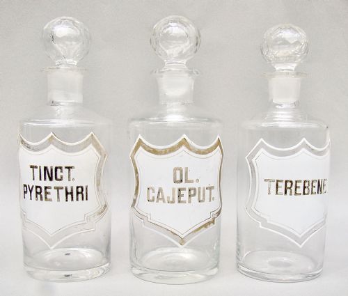 fig 1. RARE SET OF THREE SMALL VICTORIAN WHITE LABEL APOTHECARY JARS, CIRCA 1890