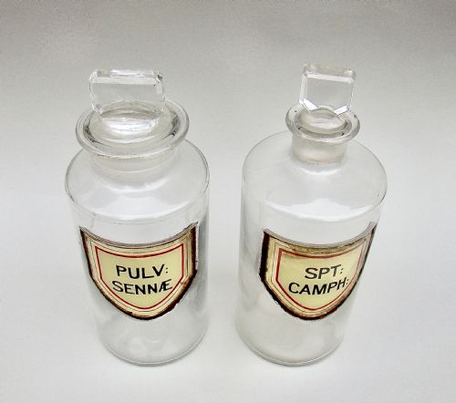 fig 1. RARE PAIR OF MEDIUM-SIZED VICTORIAN YELLOW LABEL APOTHECARY BOTTLES, CIRCA 1890