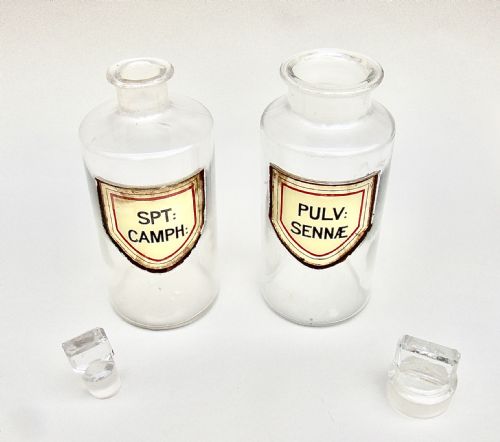 fig 2. RARE PAIR OF MEDIUM-SIZED VICTORIAN YELLOW LABEL APOTHECARY BOTTLES, CIRCA 1890